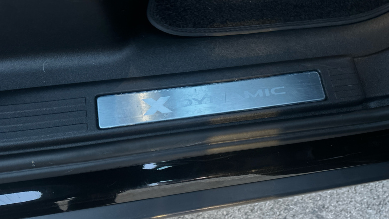 Land Rover Defender 3.0 D250 X-Dynamic HSE 110 5dr Auto Diesel Estate